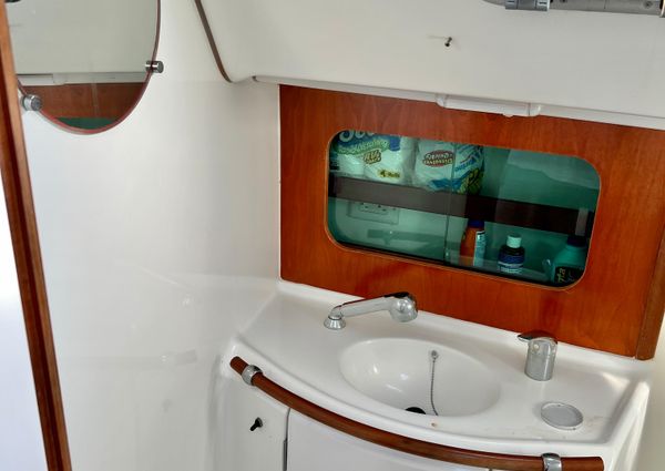 Beneteau 331 image