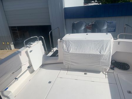 Cutwater C-32 CB image
