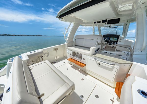 Boston Whaler 35 REALM image