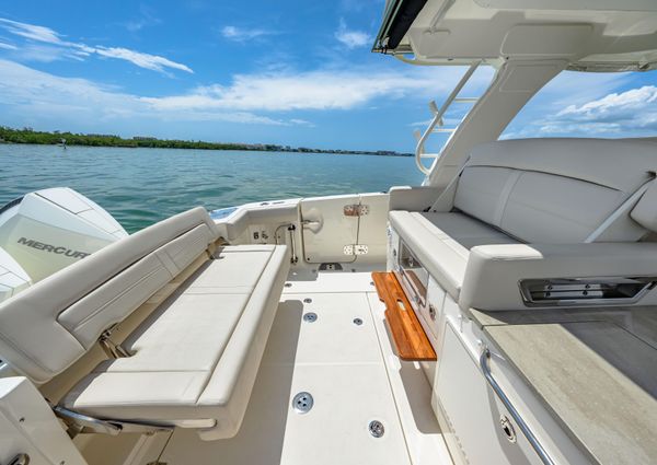 Boston Whaler 35 REALM image