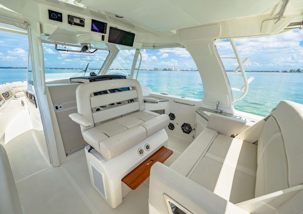 Boston Whaler 35 REALM image