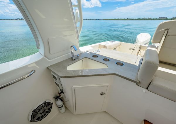 Boston Whaler 35 REALM image