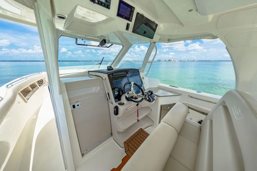 Boston Whaler 35 REALM image