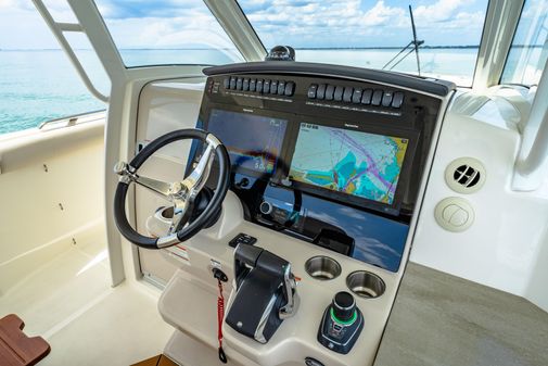 Boston Whaler 35 REALM image