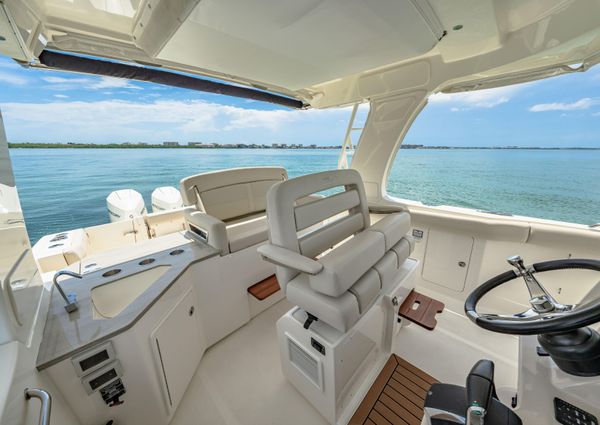 Boston Whaler 35 REALM image