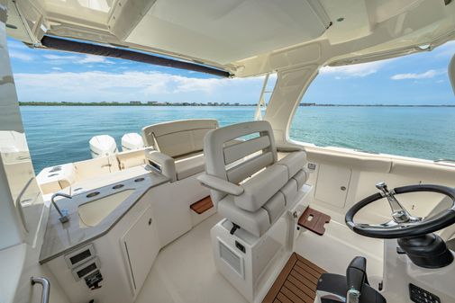 Boston Whaler 35 REALM image