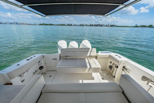 Boston Whaler 35 REALM image