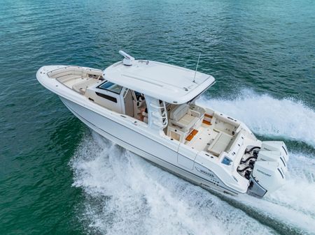 Boston Whaler 35 REALM image