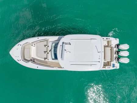 Boston Whaler 35 REALM image