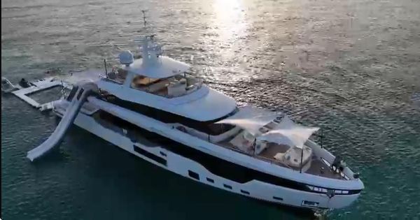 Azimut 38M Grande image