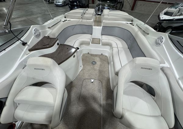 Rinker 276-CAPTIVA-BOWRIDER image