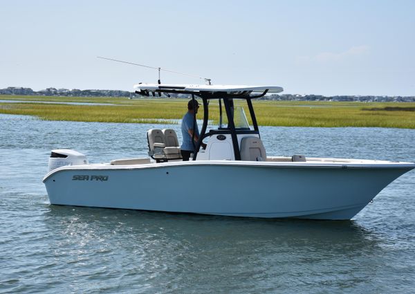 Sea-pro 239-CENTER-CONSOLE image