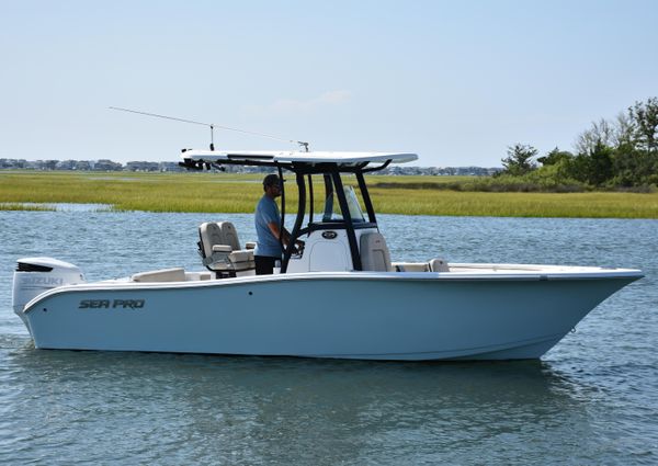 Sea-pro 239-CENTER-CONSOLE image