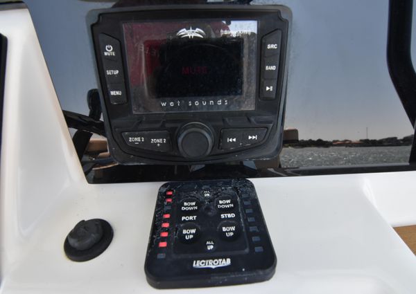 Sea-pro 239-CENTER-CONSOLE image