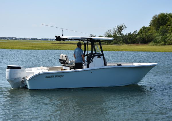 Sea-pro 239-CENTER-CONSOLE image