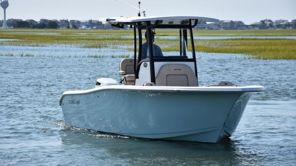 Sea Pro 239 Center Console 