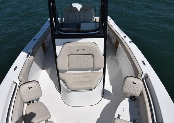 Sea-pro 239-CENTER-CONSOLE image