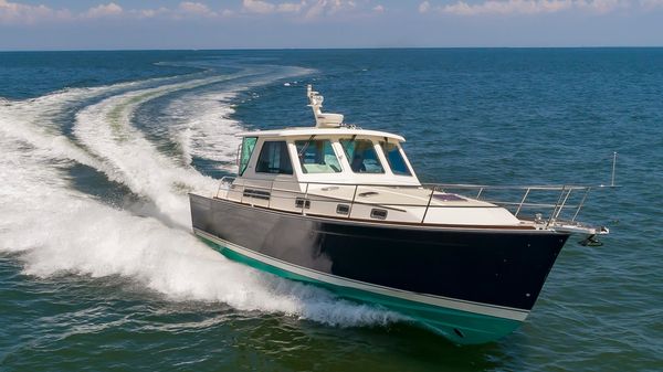 Sabre 42 Hardback Salon Express 