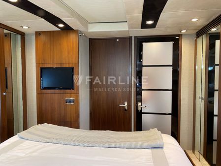 Fairline SQUADRON-65 image