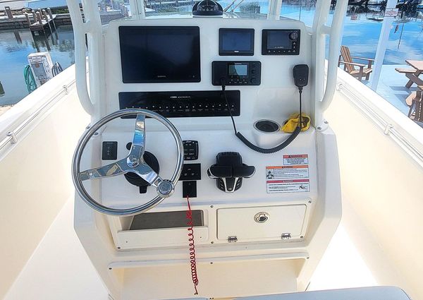 Cobia 240-CENTER-CONSOLE image