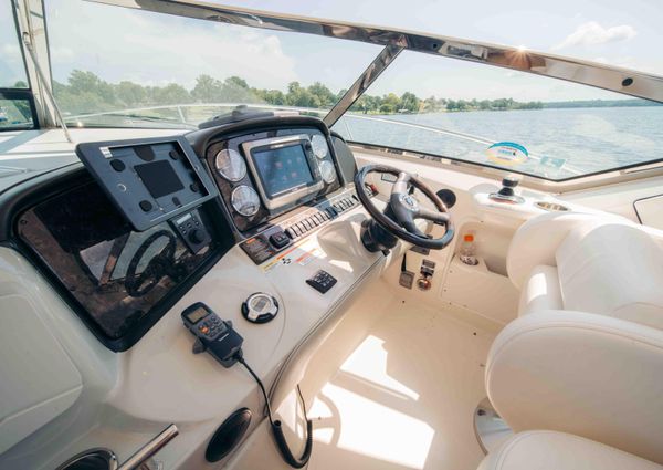 Sea Ray 390 Sundancer image