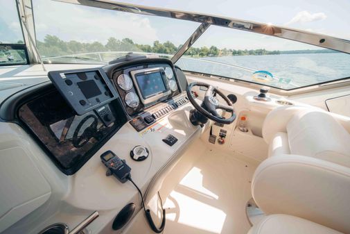 Sea Ray 390 Sundancer image