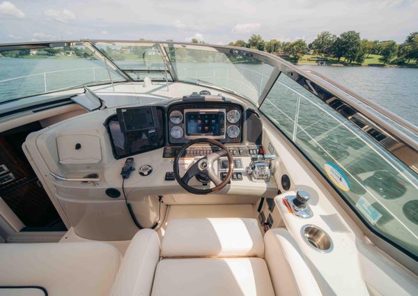 Sea Ray 390 Sundancer image