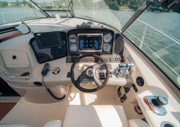 Sea Ray 390 Sundancer image