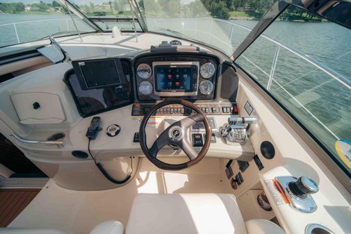 Sea Ray 390 Sundancer image