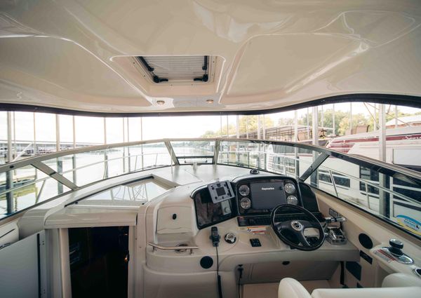 Sea Ray 390 Sundancer image