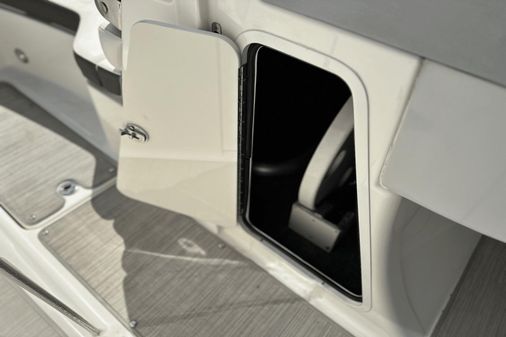 Sea Ray SDX 240 Outboard image