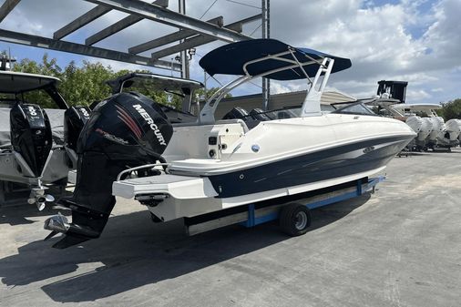 Sea Ray SDX 240 Outboard image