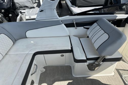 Sea Ray SDX 240 Outboard image