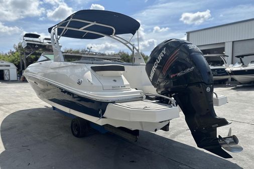 Sea Ray SDX 240 Outboard image