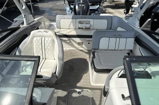 Sea Ray SDX 240 Outboard image