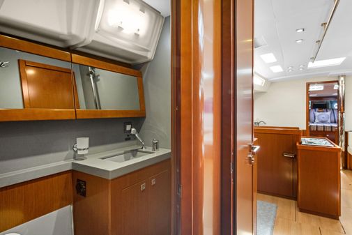 Beneteau Oceanis 55 image