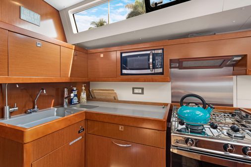 Beneteau Oceanis 55 image