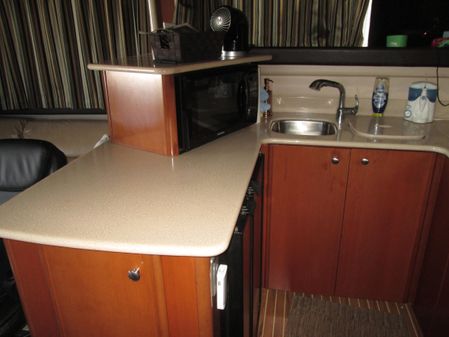 Meridian 381 Sedan image