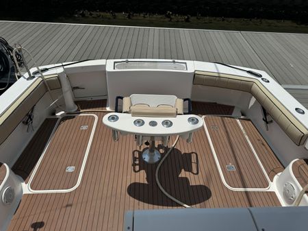 Luhrs 41 Open image