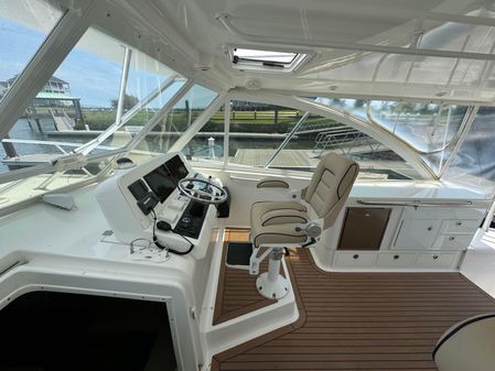 Luhrs 41 Open image