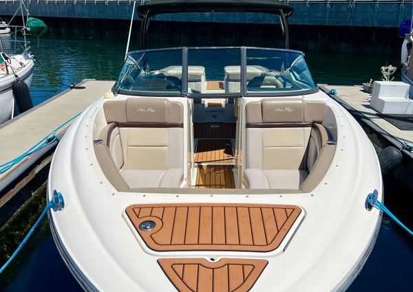 Sea Ray 270 SLX image