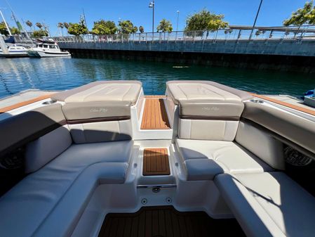 Sea Ray 270 SLX image