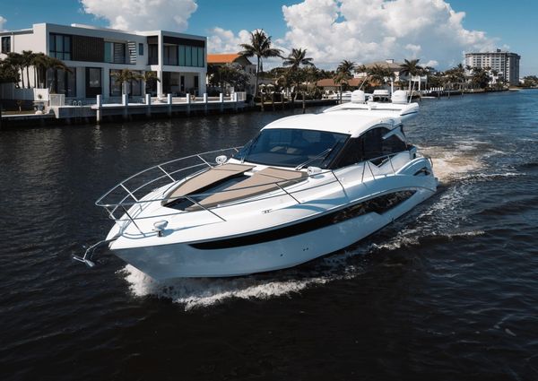 Galeon 425 HTS image