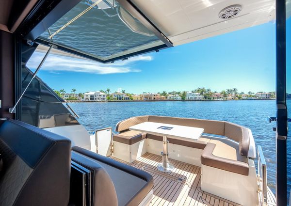 Galeon 425 HTS image