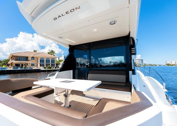 Galeon 425 HTS image