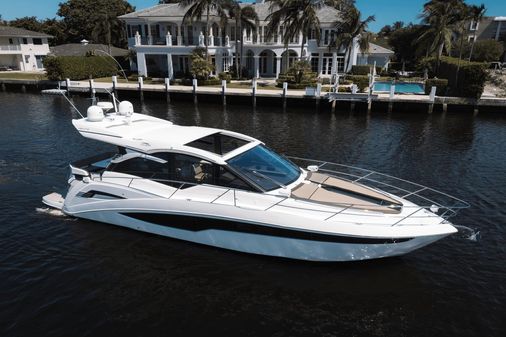 Galeon 425 HTS image