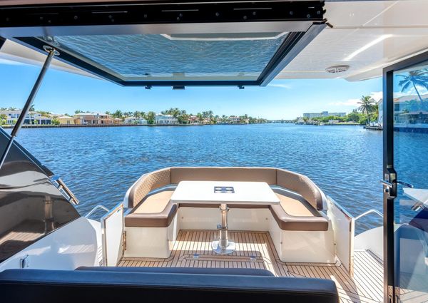 Galeon 425 HTS image