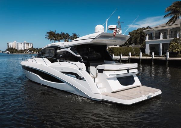 Galeon 425 HTS image