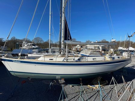 Hallberg-Rassy 54 image