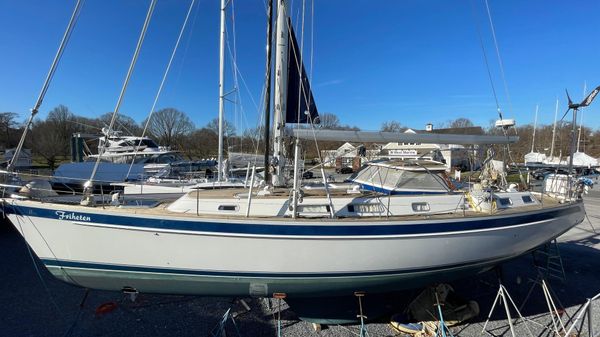 Hallberg-Rassy 54